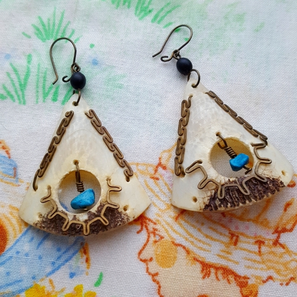 🌙Vintage Paiche Scale Triangle Dangle Earrings